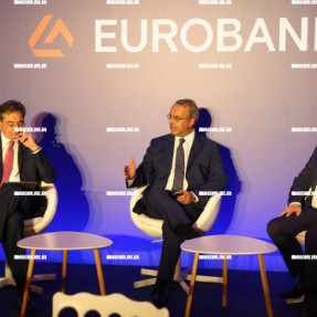 ΕΚΔΗΛΩΣΗ ΤΗΣ EUROBANK ΜΕ ΤΟΝ ΥΠΟΥΡΓΟ ΧΡΗΣΤΟ ΣΤΑΙΚΟΥΡΑ