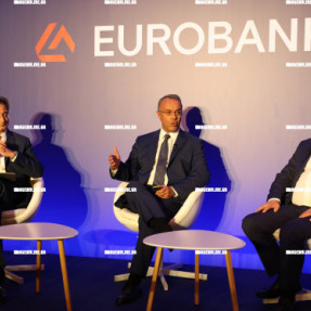 ΕΚΔΗΛΩΣΗ ΤΗΣ EUROBANK ΜΕ ΤΟΝ ΥΠΟΥΡΓΟ ΧΡΗΣΤΟ ΣΤΑΙΚΟΥΡΑ