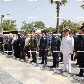 ΚΑΤΑΘΕΣΗ ΣΤΕΦΑΝΩΝ ΓΙΑ ΤΗΝ ΕΠΕΤΕΙΟ ΤΗΣ ΜΑΧΗΣ ΤΗΣ ΚΡΗΤΗΣ