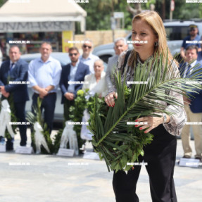 ΚΑΤΑΘΕΣΗ ΣΤΕΦΑΝΩΝ ΓΙΑ ΤΗΝ ΕΠΕΤΕΙΟ ΤΗΣ ΜΑΧΗΣ ΤΗΣ ΚΡΗΤΗΣ