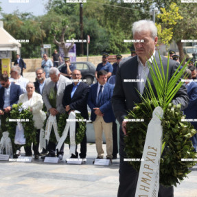 ΚΑΤΑΘΕΣΗ ΣΤΕΦΑΝΩΝ ΓΙΑ ΤΗΝ ΕΠΕΤΕΙΟ ΤΗΣ ΜΑΧΗΣ ΤΗΣ ΚΡΗΤΗΣ