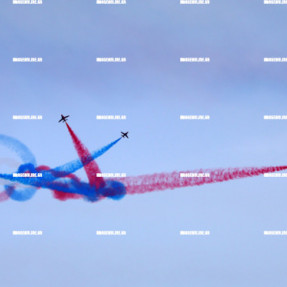 ΑΕΡΟΠΟΡΙΚΗ ΕΠΙΔΕΙΞΗ RED ARROWS ΣΤΑ ΧΑΝΙΑ ΓΙΑ ΤΗ ΜΑΧΗ ΤΗΣ ΚΡΗΤΗΣ