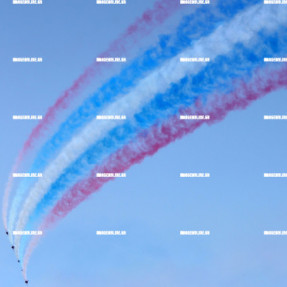 ΑΕΡΟΠΟΡΙΚΗ ΕΠΙΔΕΙΞΗ RED ARROWS ΣΤΑ ΧΑΝΙΑ ΓΙΑ ΤΗ ΜΑΧΗ ΤΗΣ ΚΡΗΤΗΣ